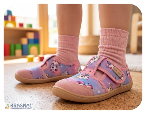 RAWEKS JOY barefoot pony