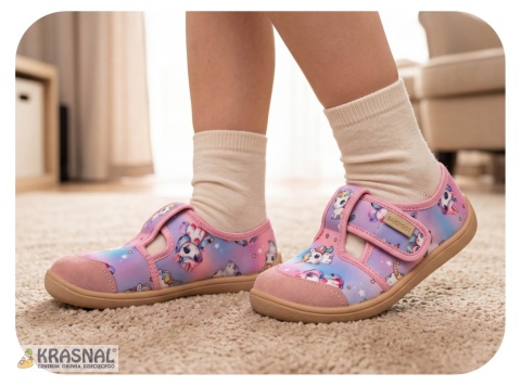 RAWEKS JOY barefoot pony